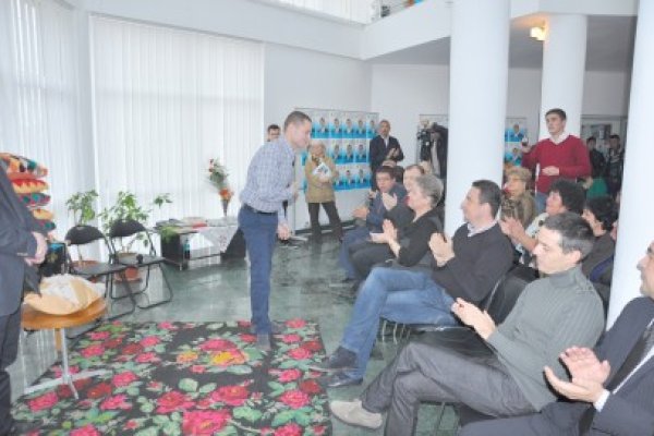 Mazăre, Martin şi Dobre, prezenţi la un eveniment al femeilor turco-tătare
